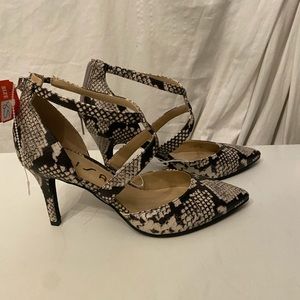 Unisa snakeskin print strap heels size 8.5 NWT